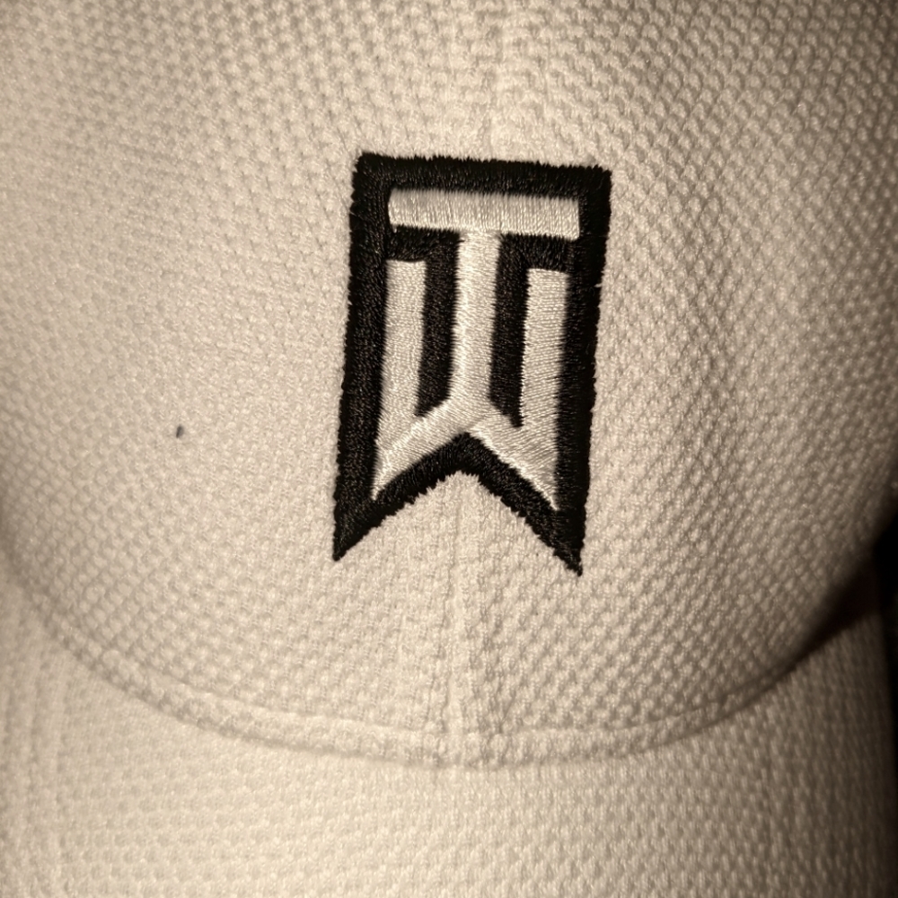 Tiger Woods Golf Hat Size 2 Sized Cap ML - Picture 2 of 4